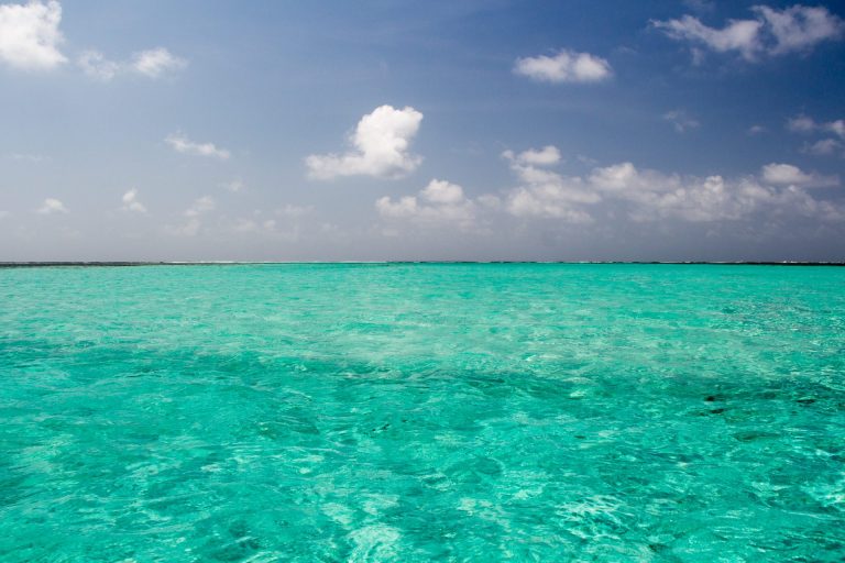 Turquoise waters of San Blas