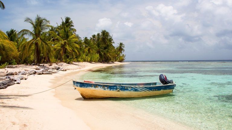 Boat in San Blas